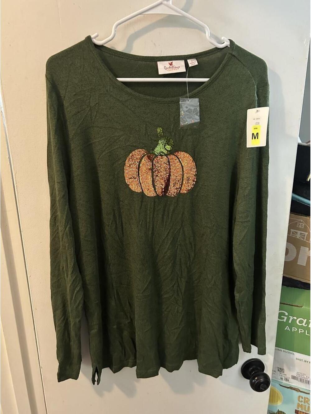NWT Quacker Factory Green long sleeve shirt with sequin pumpkin design, size M